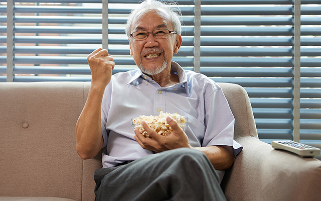 Dan Buettner, especialista em longevidade: "A pipoca é rica em fibras e contém mais polifenóis do que muitos vegetais"
