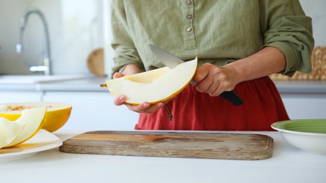 Ajuda a reduzir o inchaço, tem pouquíssimas calorias e um delicioso sabor de mel: você pode comer essa fruta todos os dias