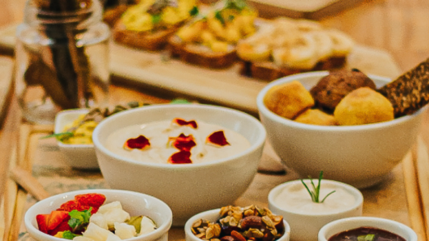  
Saiba como escolher o restaurante ideal para um jantar delicioso para você e para o meio ambiente (Foto: Instagram/Restaurante Purana)