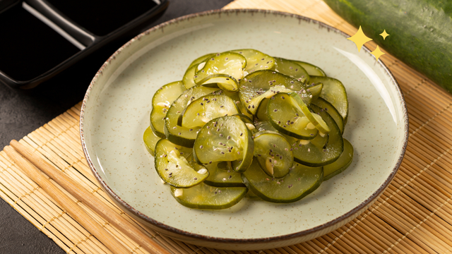 Salada de pepino de 5 minutos que como em dias de sol: receita fácil com apenas 4 ingredientes