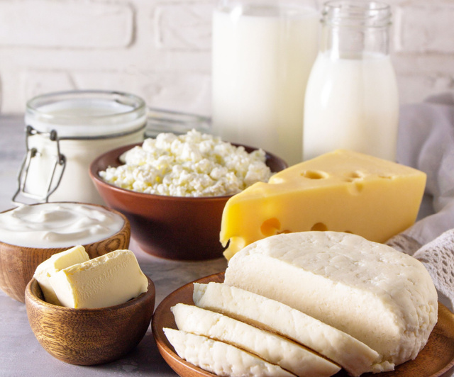 1 litro de leite = 4 receitas! Veja como esse ingrediente pode ser versátil e se transformar em outros alimentos