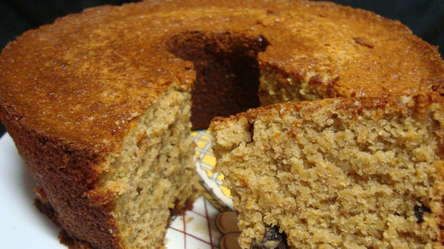 Não tem glúten, nem lactose: o bolo de banana com aveia fofinho, saboroso e fácil que vai querer fazer todos os dias