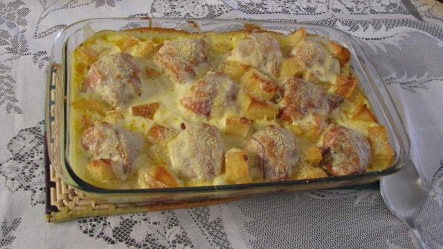 Coxa de frango ao requeijão e bacon (Créditos: TudoGostoso)