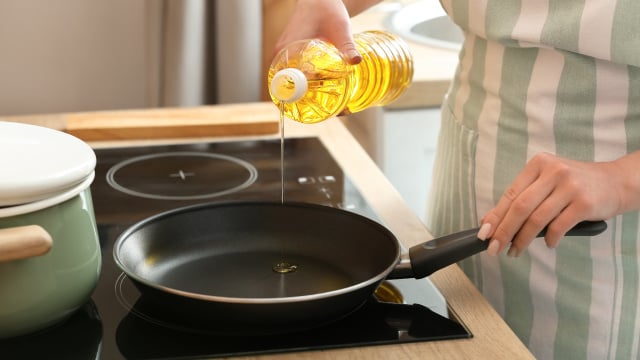 Nem soja, nem girassol: o óleo vegetal antigo e barato que substitui o azeite, mas pouca gente conhece ou sabe dos seus benefícios