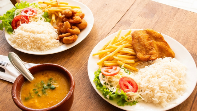 O segredo das avós para servir a proteína e os acompanhamentos ao mesmo tempo bem quentinhos como num bom restaurante