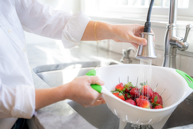 Estudo revela: essa mistura caseira remove até 96 % dos pesticidas das frutas e legumes