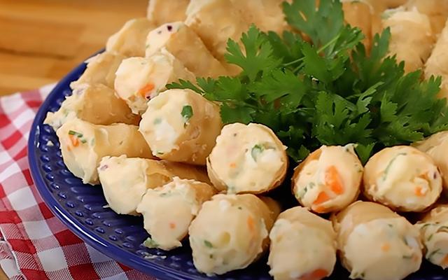 Canudinho de maionese é um aperitivo sensacional para servir no Ano-Novo (ou em qualquer festinha!): já anota, salva ou printa a receita