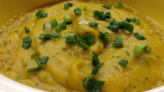 Para quem adora pratos salgados com um toque levemente doce, essa sopa de abóbora é perfeita (Créditos: TudoGostoso/Michelle Topzera)