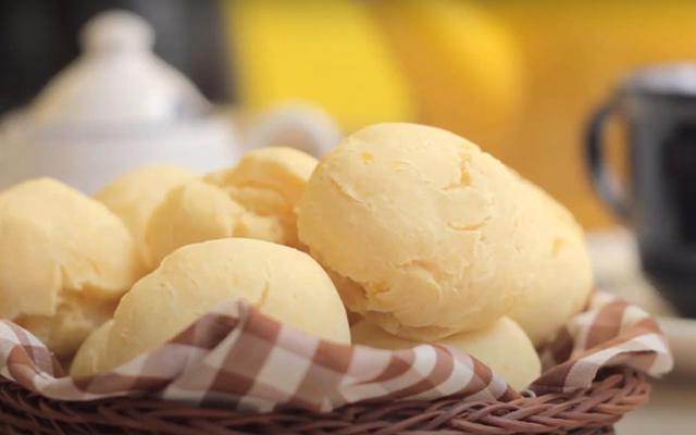 Receita de "pão sem queijo": meus filhos sempre pedem para fazer essa versão vegana do pão de queijo