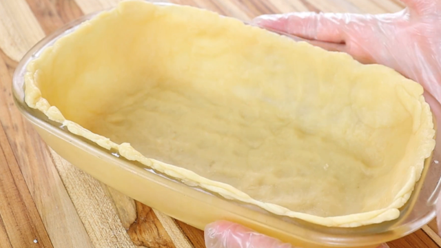 A massa deve ficar desse jeito. (Créditos: Letícia Sweet Cake/ reprodução YouTube)