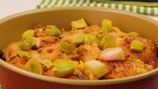O truque da maionese com creme de cebola para deixar o frango assado incrivelmente suculento