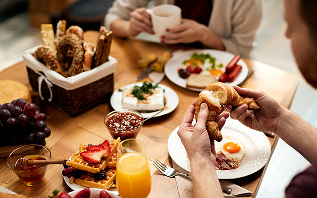 Médicos alertam! Comer estes 4 alimentos no café da manhã pode causar picos de açúcar no sangue e danos aos rins sem que você perceba. O número de pessoas com diabetes aumentará