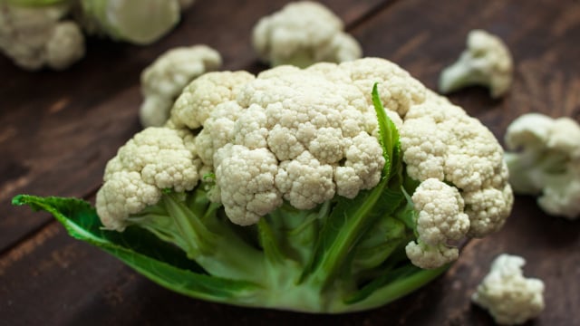 Nem vinagre, nem bicarbonato de sódio: só existe uma maneira de evitar que a couve-flor fique feia e amarelada depois de cozida