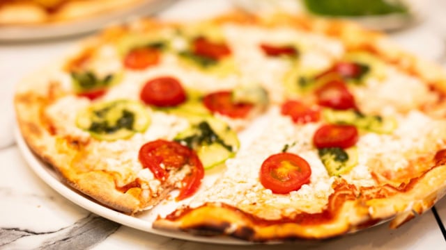 A pizza fit que salvou a minha dieta e virou minha receita fixa da semana: 18g de proteína e apenas 165 calorias por porção