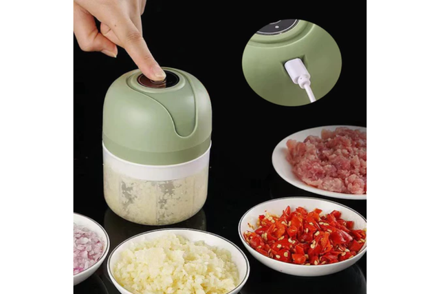Mini processador sem fio que agiliza o preparo dos temperos no dia a dia (Divulgação: Shopee).