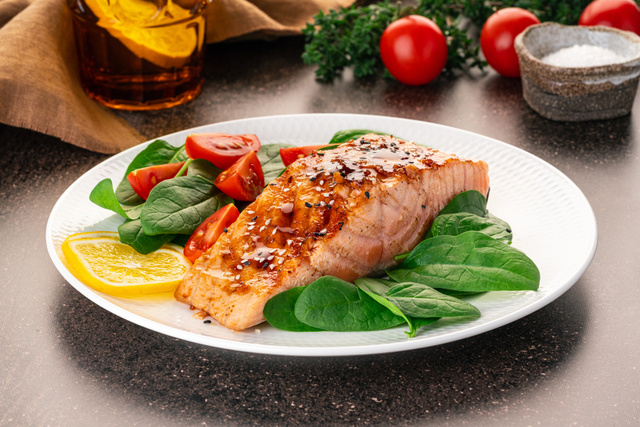 Peixe grelhado com legumes. (créditos: TudoGostoso)