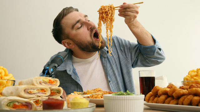 Sou nutricionista e garanto: "Nem pão, nem macarrão, nem chocolate, o que faz você engordar é..."