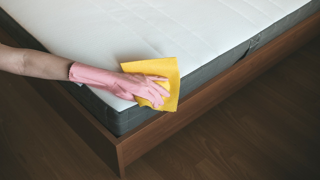 Fiz essa limpeza no colchão usando só 3 ingredientes e não acreditei no resultado em 15 minutos
