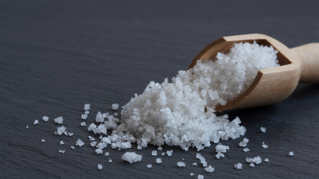 Flor de sal caseira: finalize seus pratos como um chef sem gastar uma fortuna num simples sal; veja como fazer e delicie-se