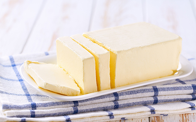 Ninguém acredita que essa manteiga é caseira e sem leite: receita simples fica melhor que a de mercado