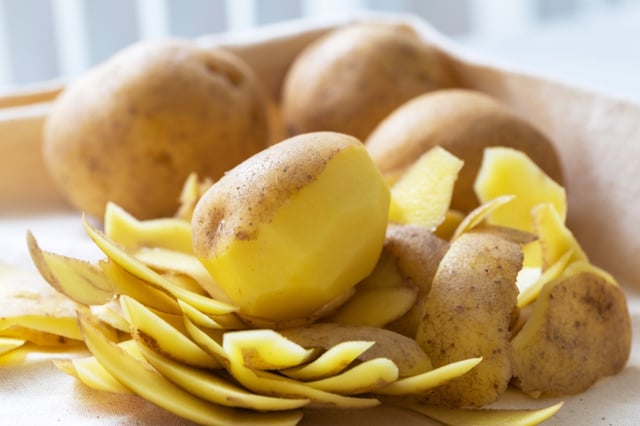 Comer batata com casca faz mal? Embora seja rica em fibras alguns cuidados são necessários e o TudoGostoso te explica tudo