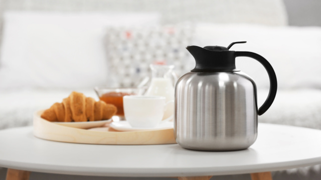 Como limpar garrafa térmica de café? Essas são as etapas essenciais para garantir a higiene