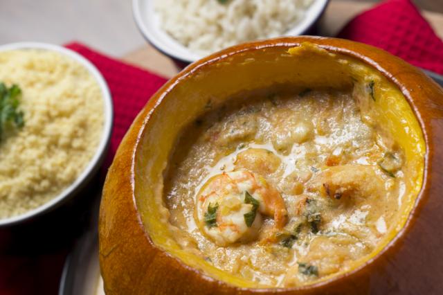 Camarão na moranga é perfeito para o almoço de Dia dos Pais (Créditos: Shutterstock)