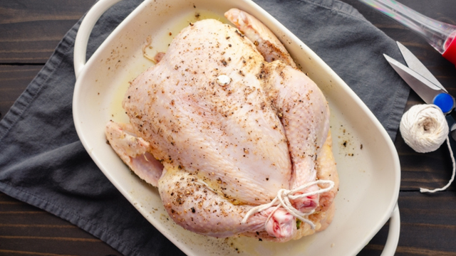 Santiago González, especialista em alimentação: "O frango deve ser bem cozido, pois as aves podem conter bactérias nocivas, como a salmonela."