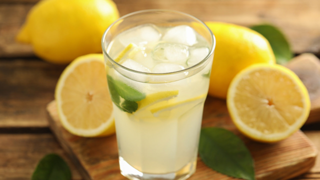 O suco de limão realmente é uma boa opção para quem tem diabetes? Entenda como ele age no seu organismo