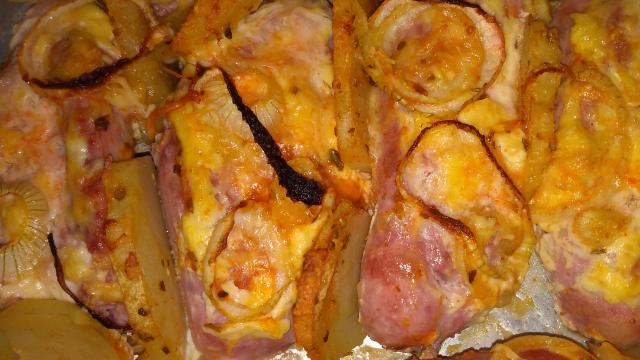 Linguiça gratinada com maionese (Créditos: TudoGostoso)
