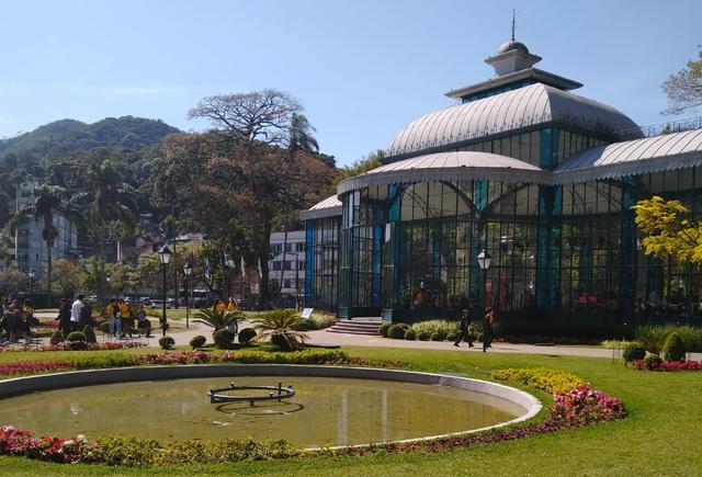 Petrópolis é uma cidade que parou no tempo e tem vida pacata (Créditos: Paula Araripe/TudoGostoso)