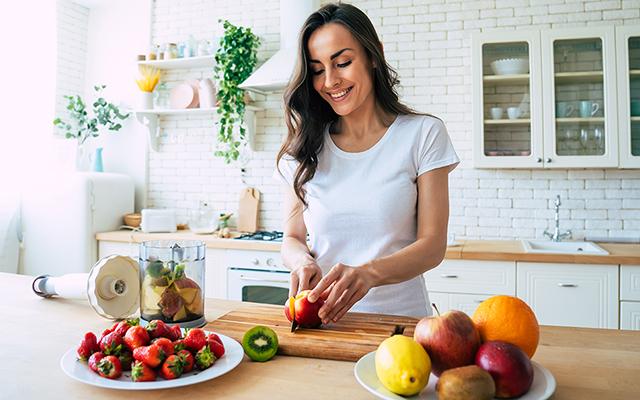 Poucos sabem, mas é isso que você deve fazer com as frutas assim que chegar das compras