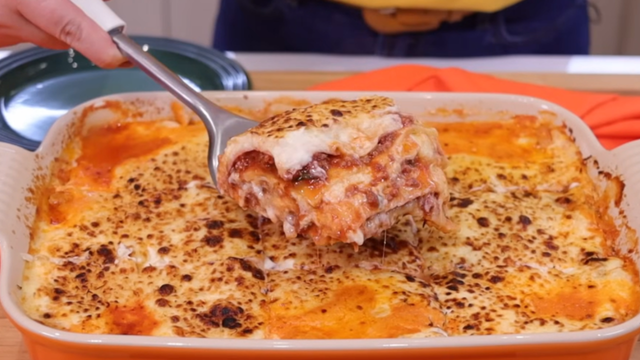 Se você ama lasanha, precisa provar essa versão fácil e cremosa que derrete no garfo