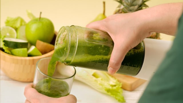 Você não imagina que precisa até ter! Liquidificador portátil que prepara sucos e shakes em qualquer lugar por menos de R$ 100