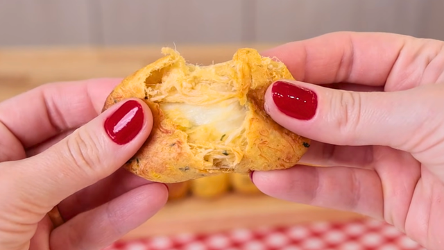Croquete de batata com frango sem fritura é o lanche saudável que você estava procurando. De nada!