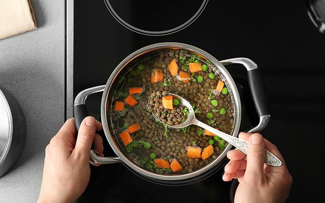 Sorte no novo ano e muitos benefícios à saúde: 9 motivos para comer lentilha na virada do ano e em 2025 todinho também