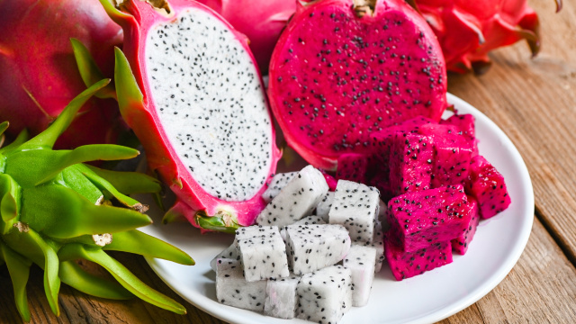 Qual a melhor cor de pitaya? Veja opinião de especialistas sobre a fruta ideal para controlar o açúcar no sangue e reduzir o colesterol