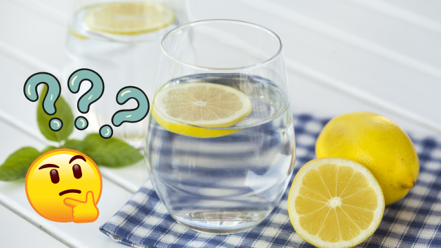 É bom beber água com limão todos os dias? Veja o que esse urologista tem a dizer