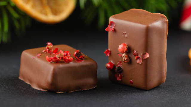 Bombom de chocolate com pimenta é a melhor combinação para quem procura uma receita doce com personalidade