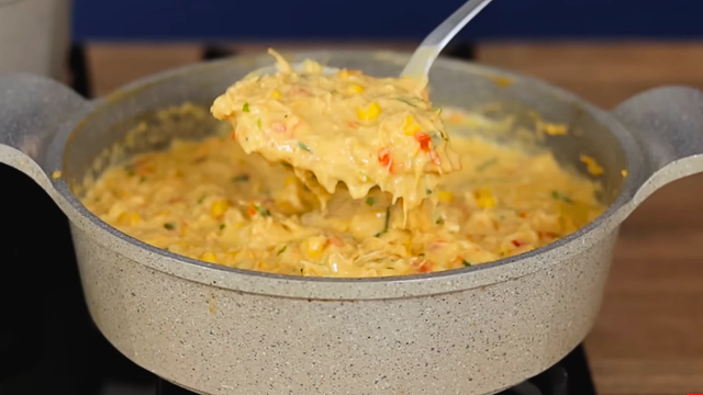 O prato cremoso de frango que salva qualquer almoço sem graça e já virou favorito aqui em casa