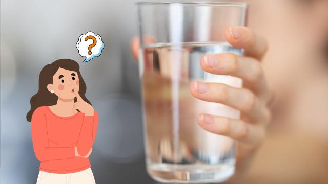 É verdade que quem quer emagrecer deve beber água gelada? O que acontece com o corpo se tomar água natural?
