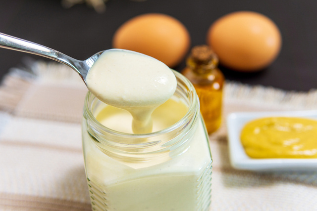 Campeã mundial de maionese caseira de 2024 revela o tempo exato de cozimento do ovo para um resultado incrível