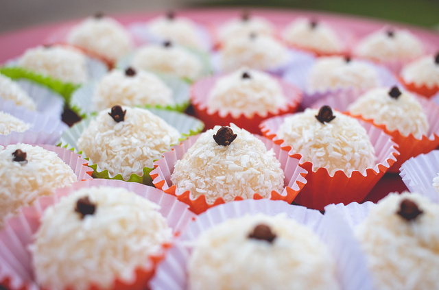 Nem na boca, nem na bochecha: esse é o beijinho que o meu namorado sempre pede, é louco pelo meu docinho (a minha receita é a melhor mesmo!)