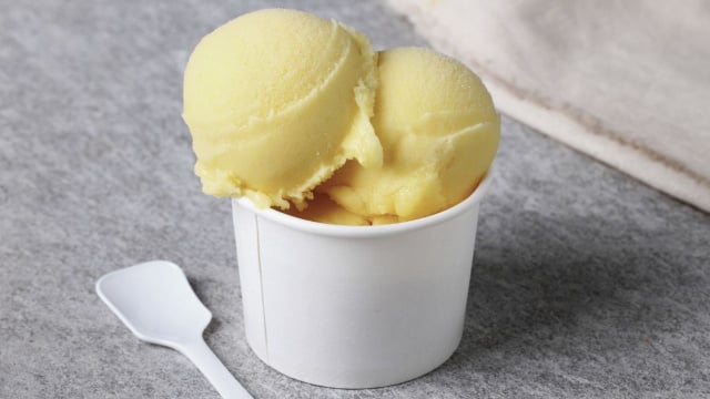 Veganos também podem apreciar um bom sorvete graças a esse sorvete vegano de maracujá! (Créditos: Shutterstock)