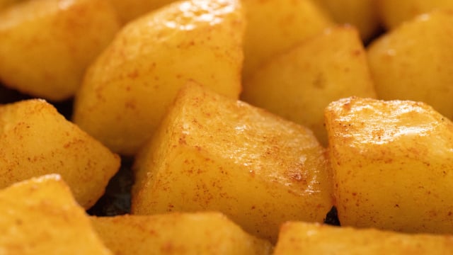 Felisa, a avó cozinheira: “As melhores batatas não são as fritas, mas sim as feitas com alho, sal e meio copo de conhaque.”