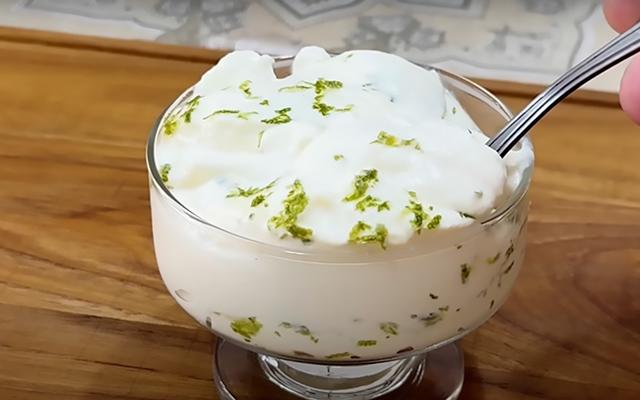 Nem leite condensado, nem creme de leite, nem açúcar, nem gelatina, nem fogo: essa receita fácil de mousse de limão chega a me emocionar