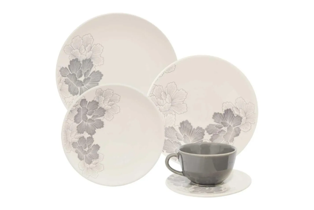 Flores discretas em cinza que combinam com qualquer mesa (Divulgação: Mercado Livre).
 