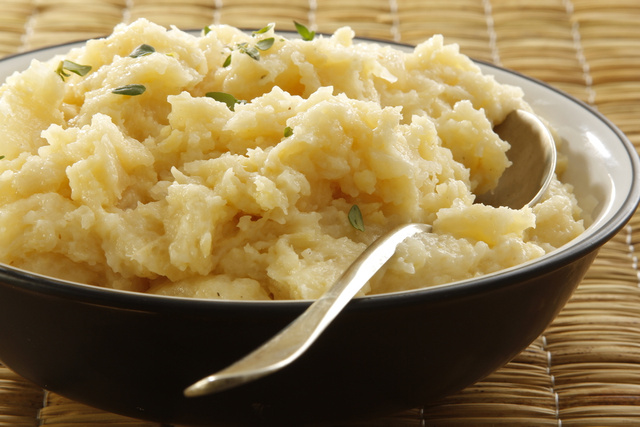 Dá para fazer purê de batata sem leite? Descubra como preparar uma versão sem lactose dessa receita!
