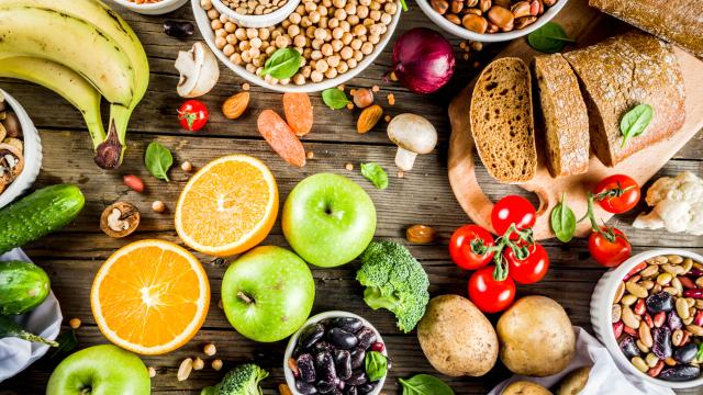 As fibras podem ser encontradas em diversos alimentos (Créditos: Shutterstock)