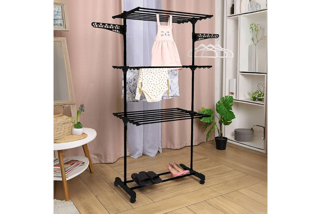 Oferta imperdível para quem não tem espaço para esticar roupas (Divulgação: Amazon)